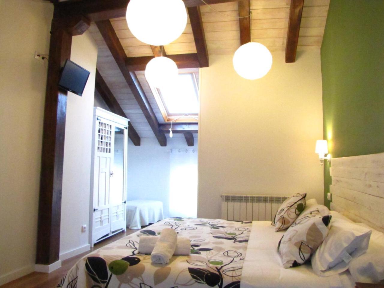 Casa Rural Madera Y Sal Салинас-де-Аньяна Экстерьер фото